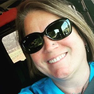 Meet your Posher, Sharon